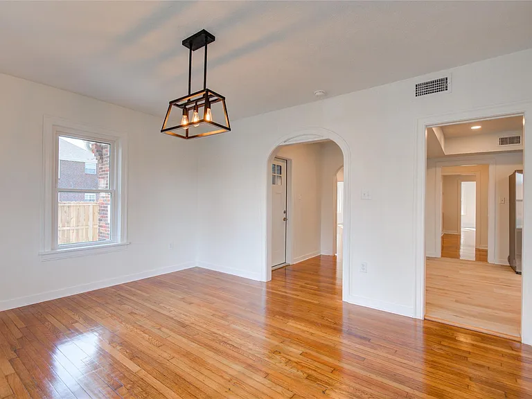 2208 Blodgett St #1 — Photo 6