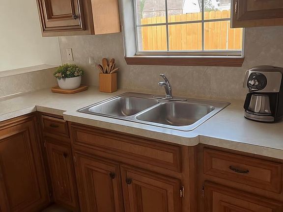 5th image of 9305 Los Olmos Dr