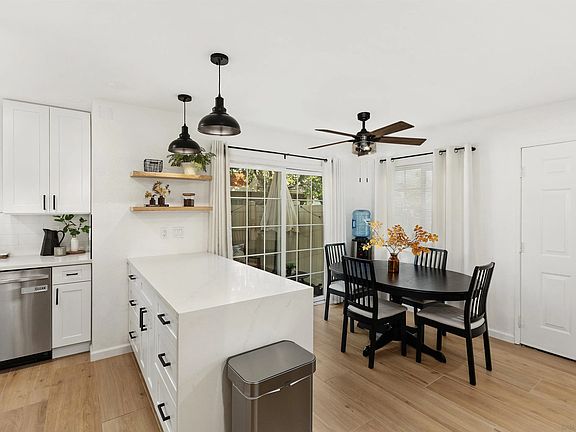 5th image of 10100 Palm Glen Dr Unit 2