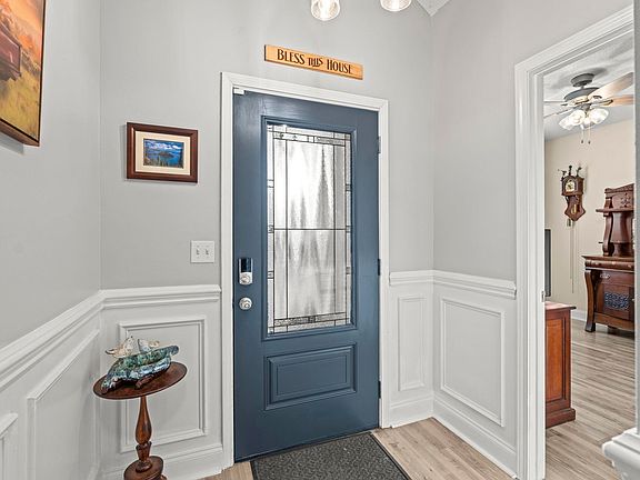 4th image of 111 Montrose Ln