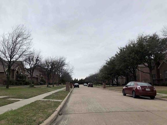 Exterior Neighborhood (street photo)