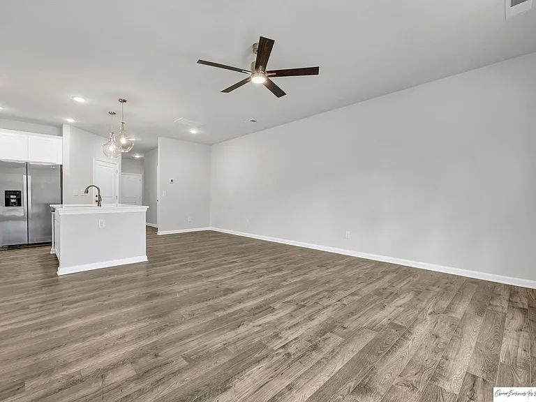 231 Sunny Hill Dr — Photo 3