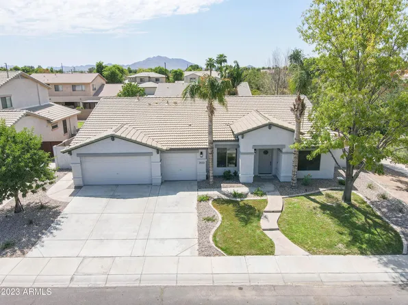 3533 E LATHAM Way, Gilbert, AZ 85297