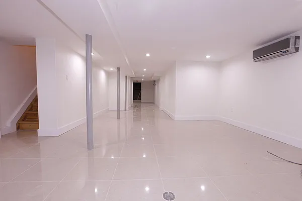 Rented by Real Team Brokerage | media 7