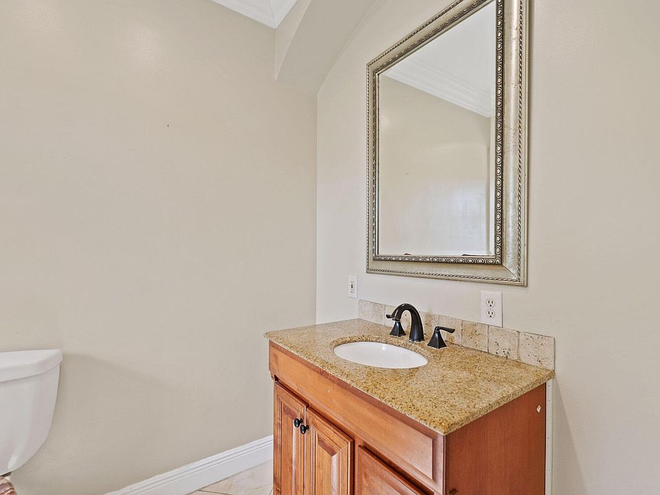 1st image of 301 N B Street