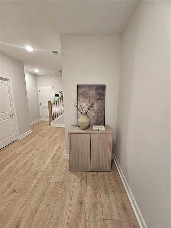 3 bed, 4.0 bath, 2036 sqft, $2,800 — Photo 2