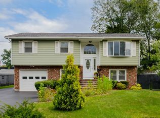 2755 Greeley St, Schenectady, NY 12304