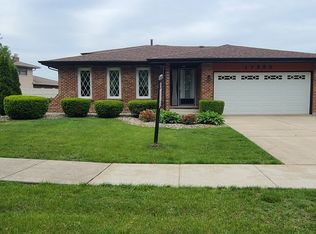 17555 Rosewood Ln, Tinley Park, IL 60487
