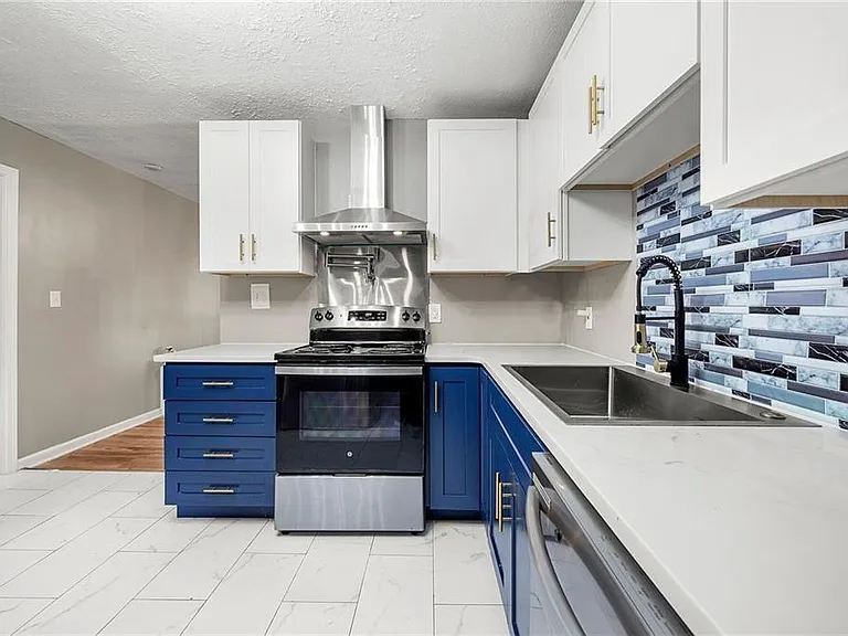 128 Alexander Ct — Photo 7