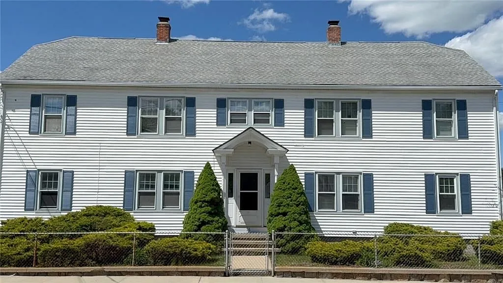 Building Photo - 56 W Warwick Ave #1