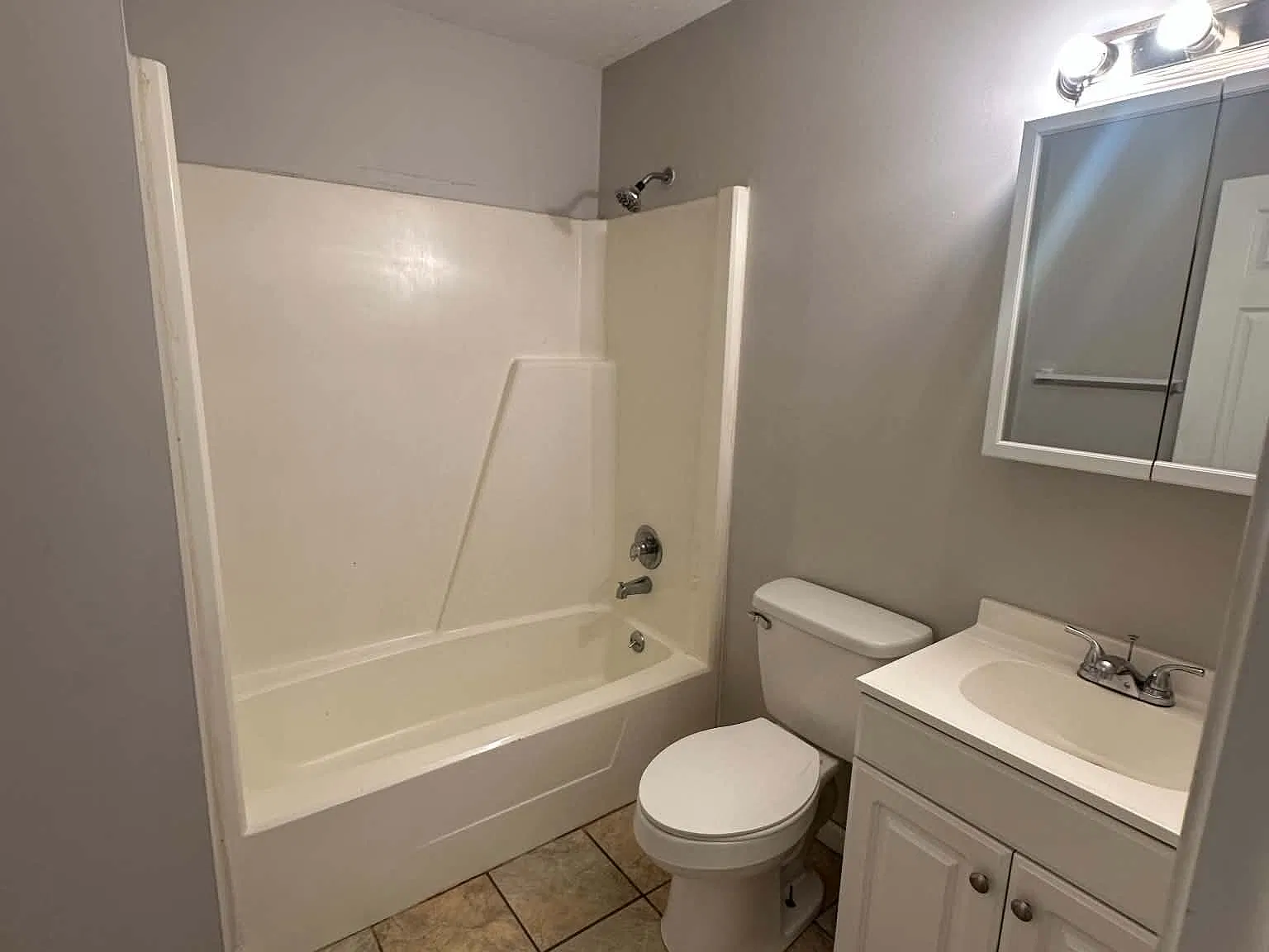 1 bed, $700 — Photo 3