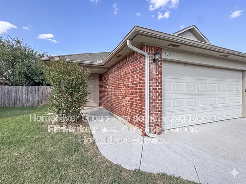 600 Garrison Ln Photo 1