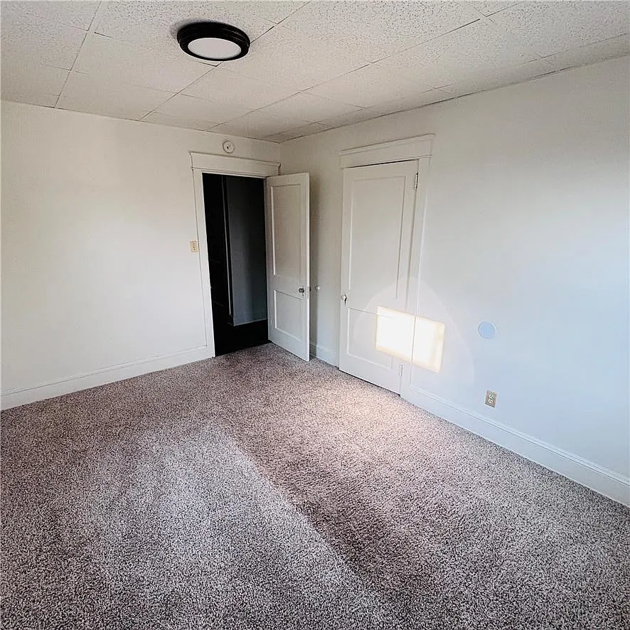 2 bed, 1.0 bath, 750 sqft, $1,300 — Photo 4