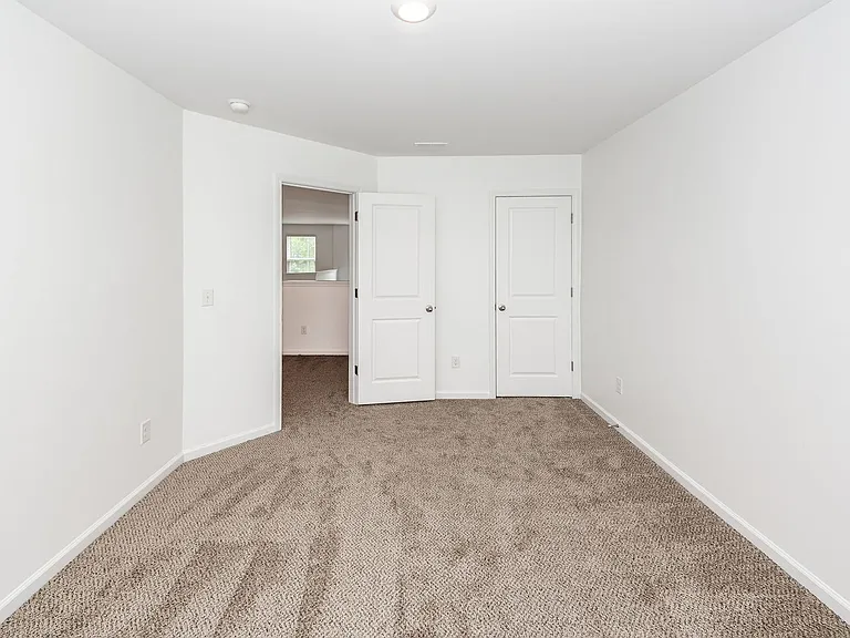 715 Hilchot Dr — Photo 31