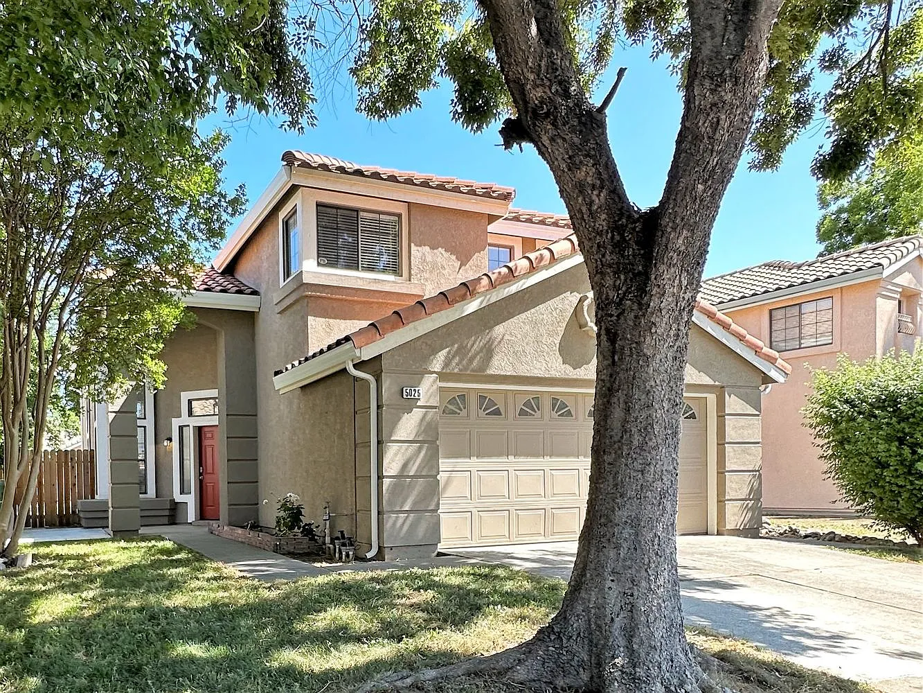 5025 Lady Di Way photo 1