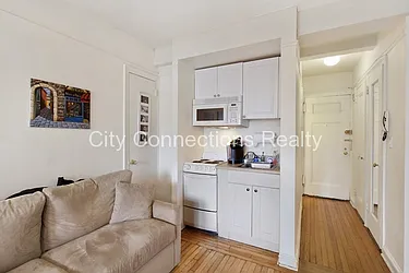 Rented by City Connections Realty