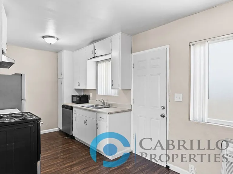 761 South Orange Avenue — Photo 12