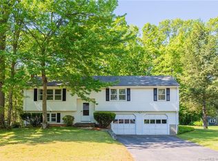 23 Stonehenge Dr, Windsor, CT 06095