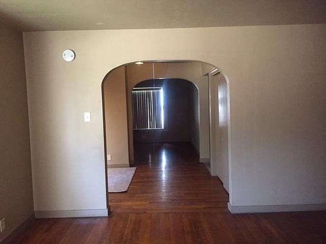 2nd image of 115 S Kings St