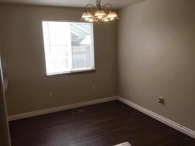 3 bed, 2.0 bath, 1635 sqft, $2,495 — Photo 4