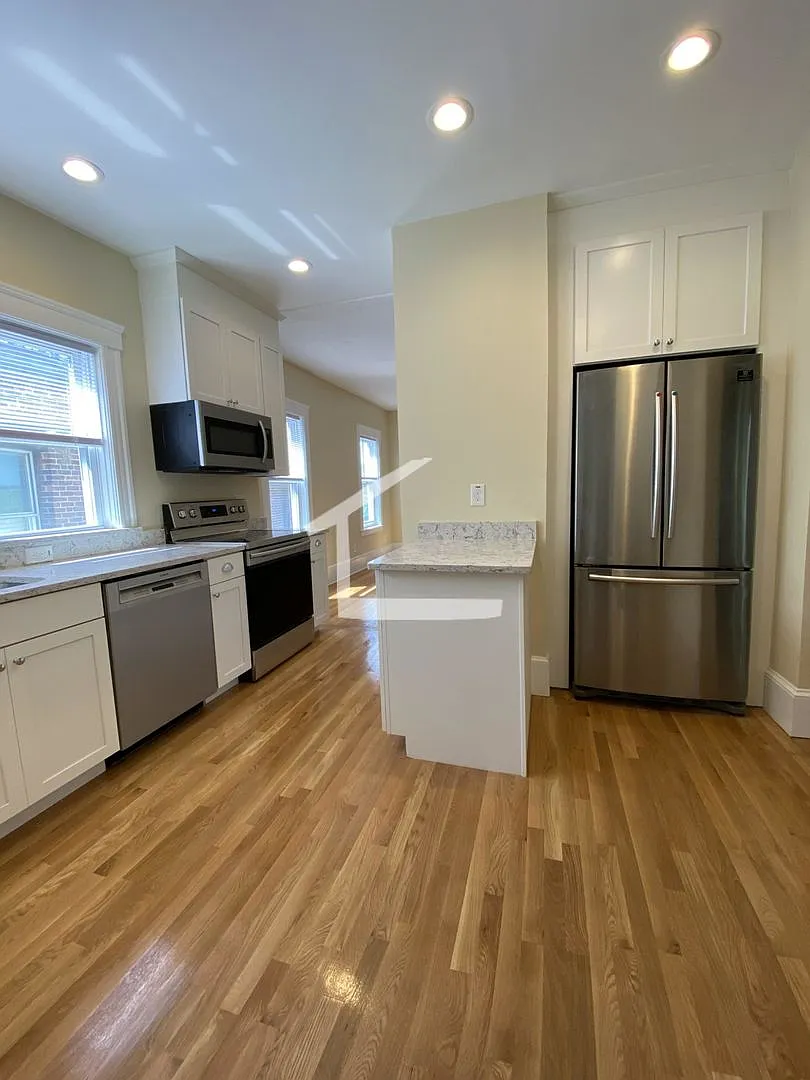 Single Private Bedrooms in Shared Brookline 4 Bed/2 Bath on Tappan St for September 1st. NO FEE — Photo 1
