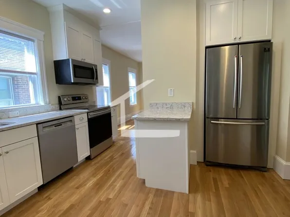 303 Tappan St #1, Brookline, MA 02445