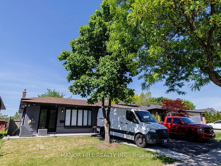 654 Eaglemount Cres — Photo 1