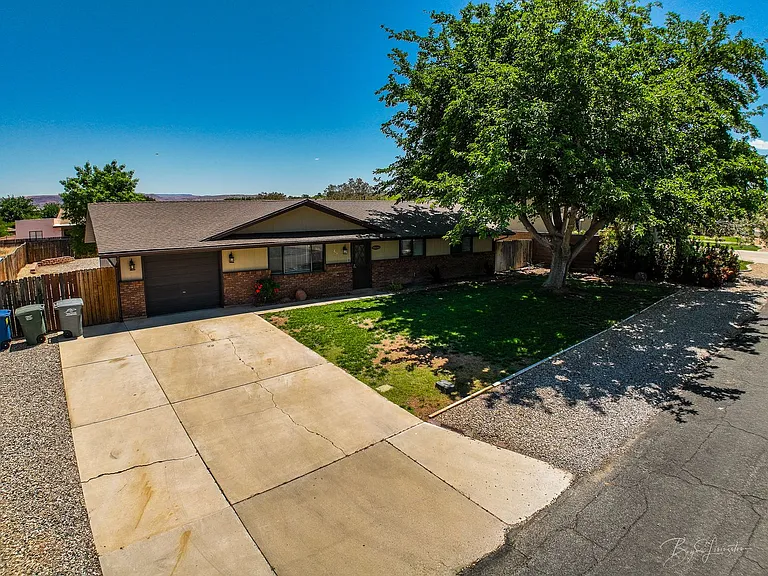 2821 Juniper Cir — Photo 37