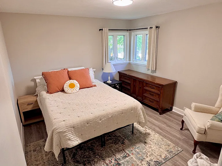 648 Burton Ave — Photo 6