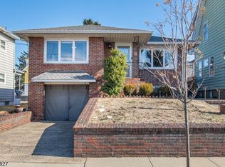 9 McKenzie Ave, East Rutherford, NJ 07073