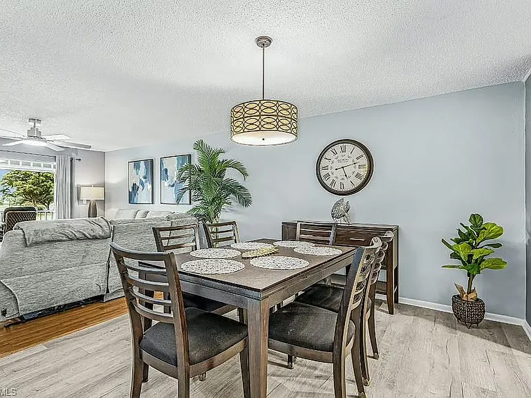 600 Valley Stream Dr #F8 — Photo 9