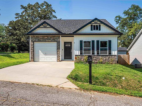 2nd image of 7 Lawrence St