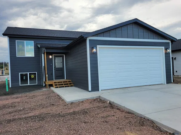 5609 Coal Bank Dr, Rapid City, SD 57701