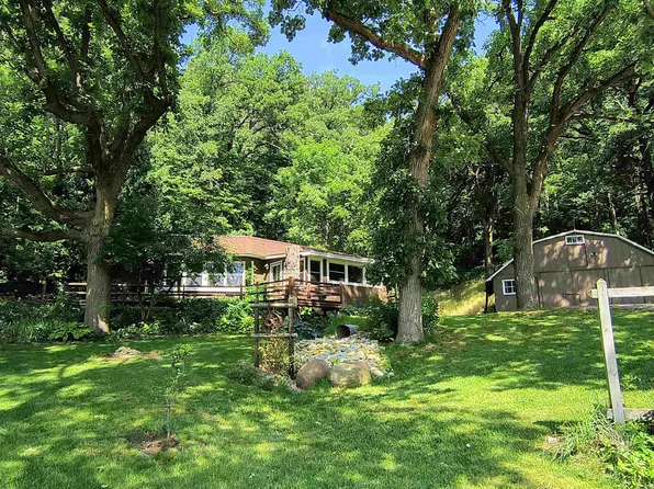2122 Highway 9, Decorah, IA 52101