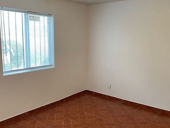 3rd image of 804 Karma Ct #3