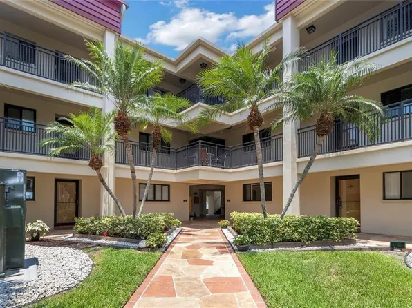 895 S Gulfview Blvd APT 303, Clearwater, FL 33767