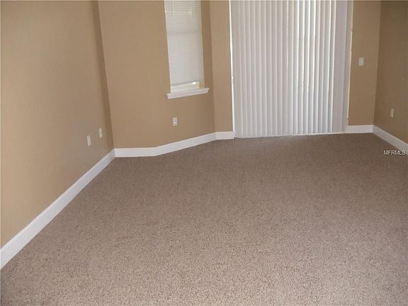 4th image of 295 Terranova Blvd