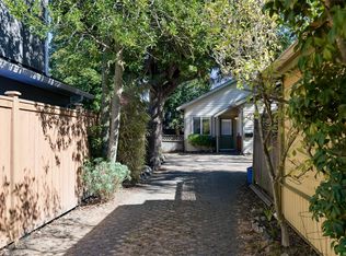 2563 Shelbourne St, Victoria, BC V8R 4L7