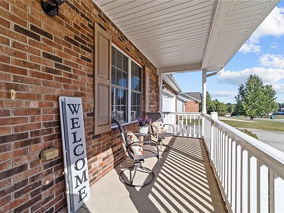 4th image of 107 White Pine Dr