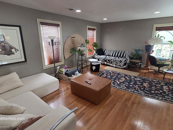 4th image of 3141 Aldrich Ave S #3