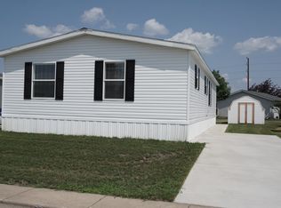 924 S 10th St, Dekalb, IL 60115