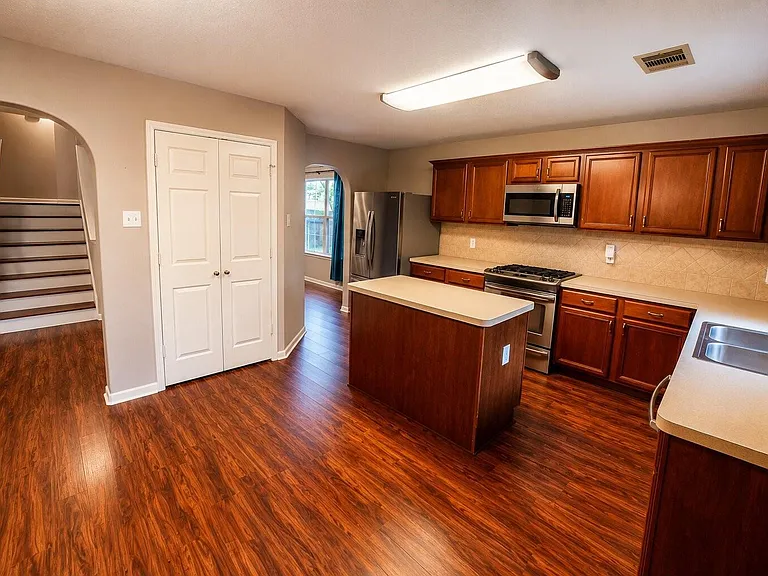 9607 Memorial Crossing Ct — Photo 6