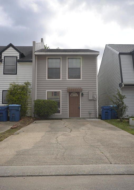 1st image of 129 E Pamela Dr