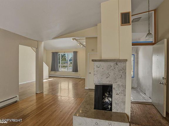 5th image of 1504 Airport Heights Dr