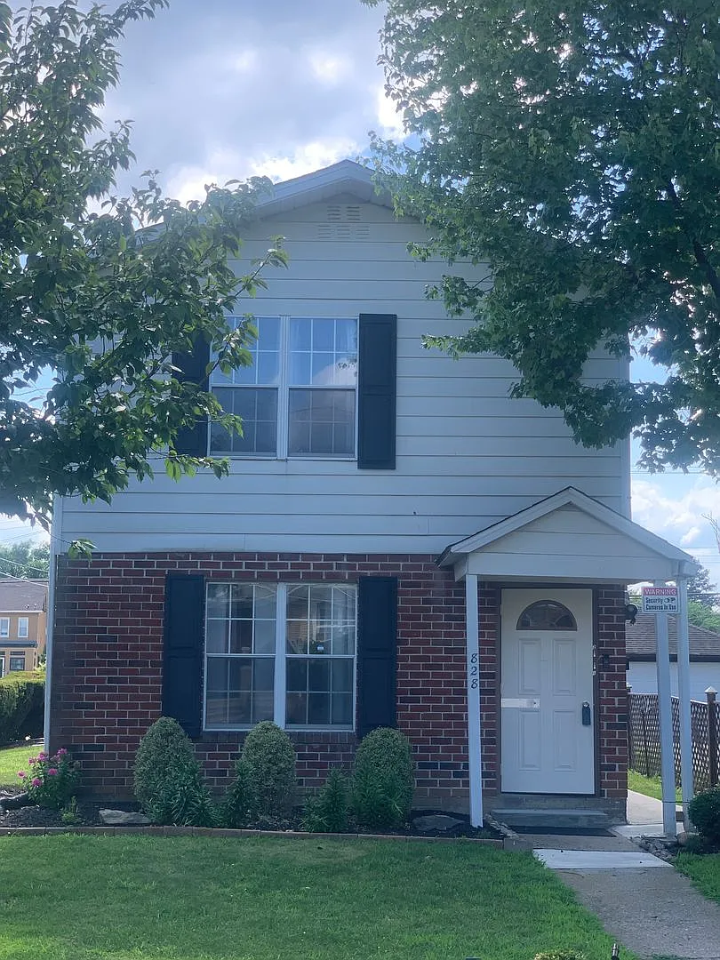 828 Sherman Street — Photo 4