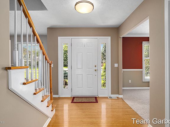 5th image of 2171 Waterbury Dr SE