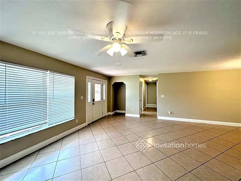 1324 W Hartley Cir — Photo 3