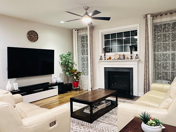Spacious living room