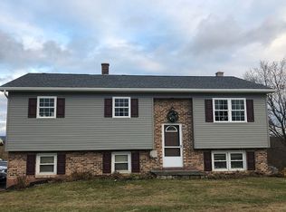 24 School House Ln, Selinsgrove, PA 17870