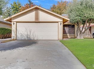 1112 Fairview Rd, Bakersfield, CA 93307